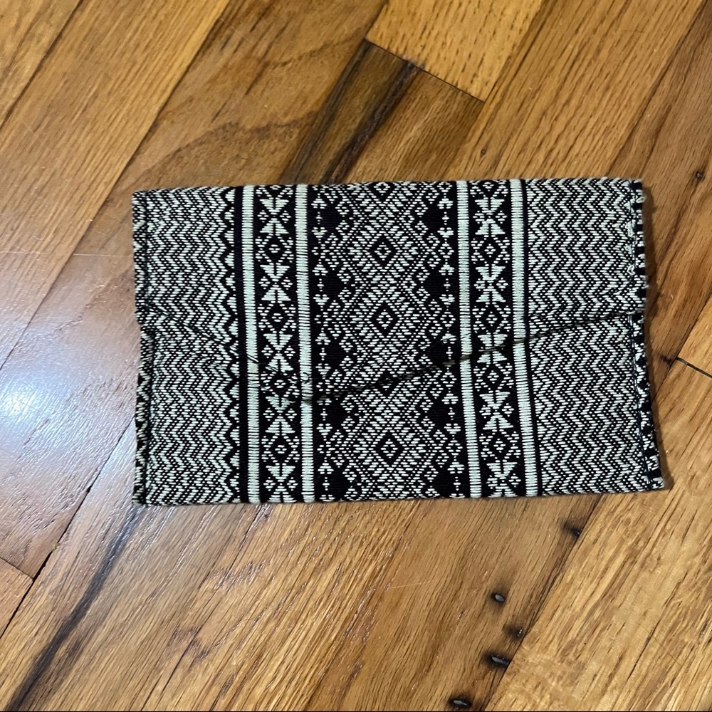 Vintage Peruvian Brown Cloth Wallet With Magnet Snap, Zipper On Back